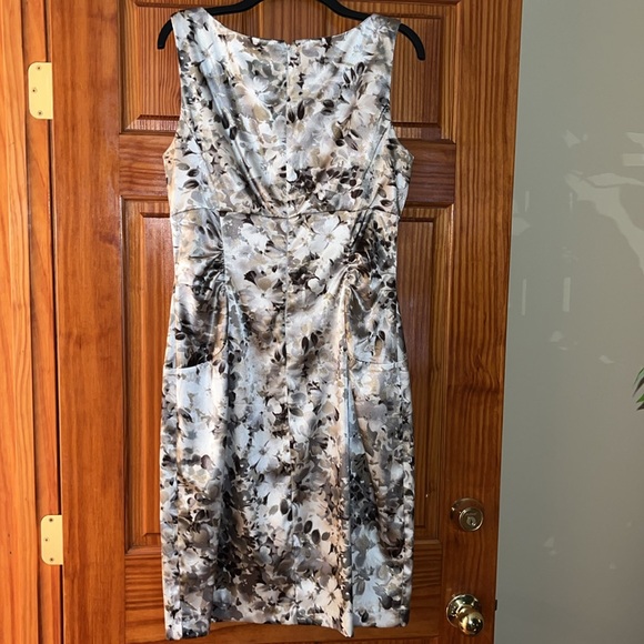 EUC Womens London Times Satin Dress - Picture 6 of 9